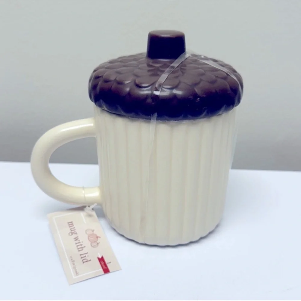 New! Target Bullseye Playground Novelty Ceramic Acorn Mug With Lid